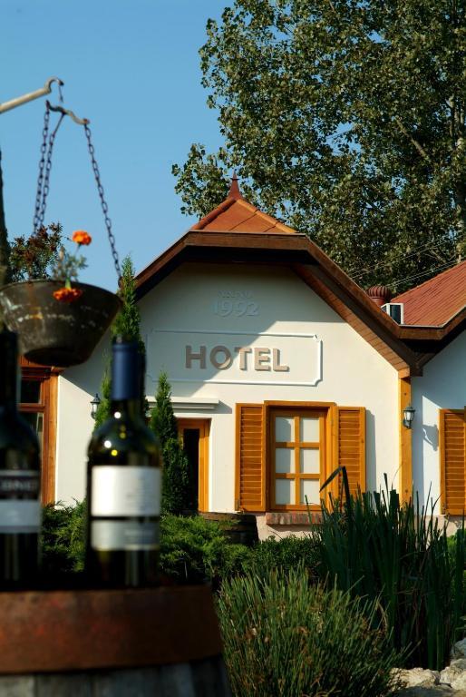 Hotel Vineyard Inn - Szoloskert Nagykanizsa Buitenkant foto
