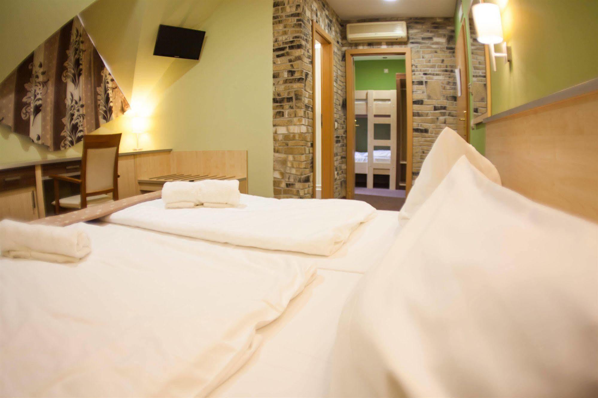 Hotel Vineyard Inn - Szoloskert Nagykanizsa Buitenkant foto
